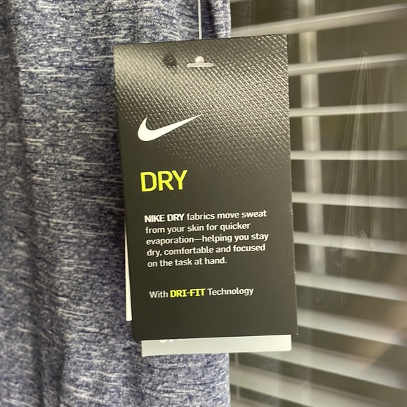 Nike Swim Dri-Fit tee - Women’s Small - Picture 3 of 6